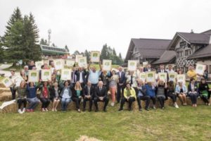 vir: https://www.slovenia.info/sl/novinarsko-sredisce/sporocila-za-javnost/8495-zeleni-dan-slovenskega-turizma-osrednji-dogodek-trajnostnega-turizma-v-sloveniji